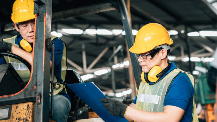 Batterieladestation für Stapler – DGUV-Vorschriften - Batterieladestation für Stapler – DGUV-Vorschriften
