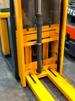 Jungheinrich Kommissionierer ECD 220