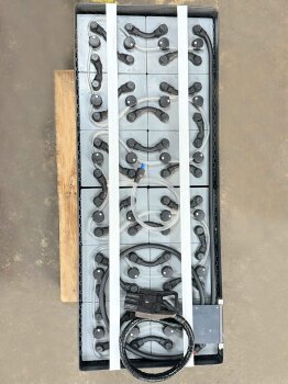 Staplerbatterie 48 V 930 Ah 5 PzS mit DIN C