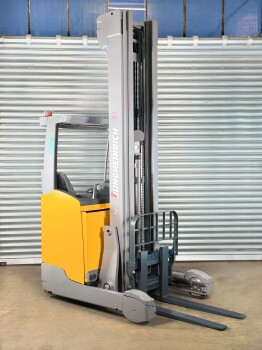 Jungheinrich Schubmaststapler ETV 214