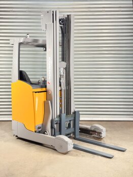 Jungheinrich Schubmaststapler ETV 216