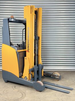 Jungheinrich Schubmaststapler ETV 216