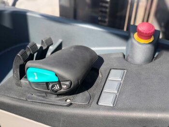 Jungheinrich Schubmaststapler ETV 325