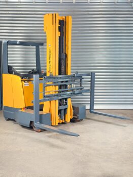 Jungheinrich Schubmaststapler ETV Q20