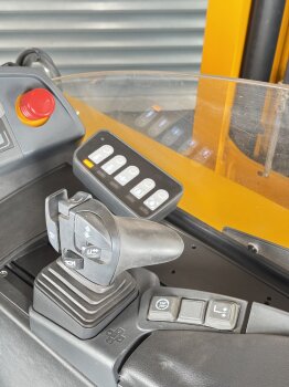 Jungheinrich Schubmaststapler ETV Q25