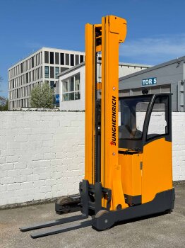 Jungheinrich Schubmaststapler ETV 216 - Kühlhaus