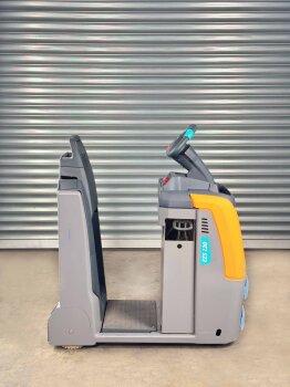 Jungheinrich Schlepper EZS 130