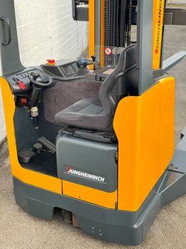 Jungheinrich Schubmaststapler ETV Q20