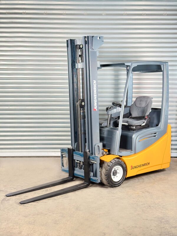 Jungheinrich Gabelstapler DFG 425 diesel forklift for sale Germany Delbrück, GX3