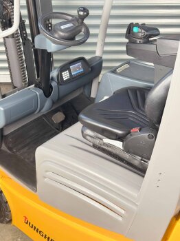 Jungheinrich Frontstapler EFG 220