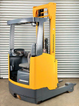 Jungheinrich Schubmaststapler ETV 214