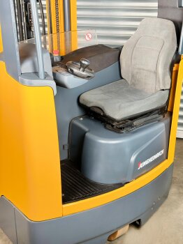 Jungheinrich Schubmaststapler ETV 214
