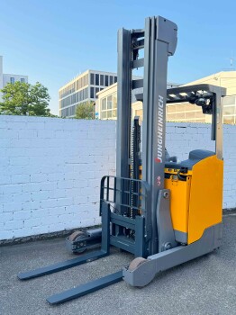 Jungheinrich Schubmaststapler ETV 214