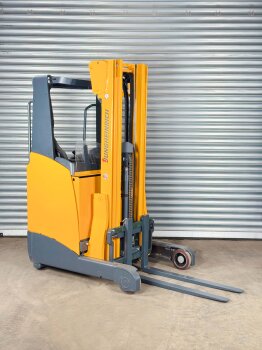 Jungheinrich Schubmaststapler ETV 110