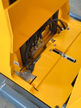 Jungheinrich Schubmaststapler ETV 110