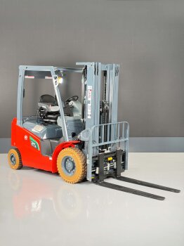 4-Rad Elektro-Stapler Neu - 2,5t - 6 Jahre Garantie - 4.7m Hub - Zinkenversteller - STVO - sofort verfügbar