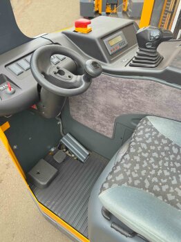 Jungheinrich Schubmaststapler ETV 214