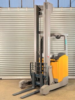 Jungheinrich Schubmaststapler ETV 214