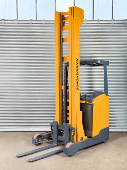 Jungheinrich Schubmaststapler ETV 216