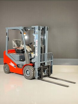 Heli Diesel 1,75t Stapler KUBOTA - 4,7m Hub Triplex -...