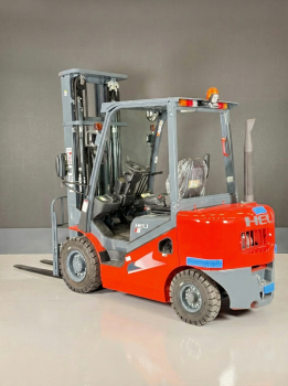 Heli Diesel 1,75t Stapler KUBOTA - 5,4m Hub Triplex - Garantie