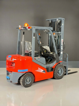 Heli Diesel 3,5t Stapler KUBOTA - 5,4m Hub Triplex - Garantie