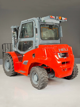 Heli Gelände 3,5t Stapler KUBOTA - 4,7m Hub Triplex...