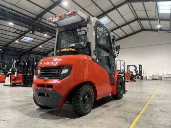 Heli Diesel 5t Stapler KUBOTA - 4,7m Hub Triplex - Garantie