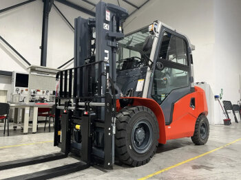 Heli Diesel 5t Stapler - 4,7m Hub Triplex - Garantie