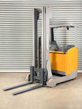 Jungheinrich Schubmaststapler ETV 214
