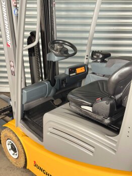 Jungheinrich Frontstapler EFG 215