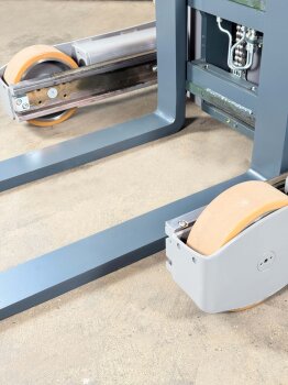 Jungheinrich Schubmaststapler ETV 318