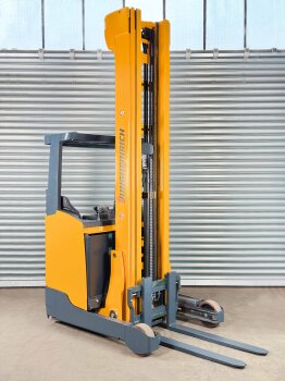 Jungheinrich Schubmaststapler ETV 216
