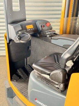 Jungheinrich Schubmaststapler ETV C16