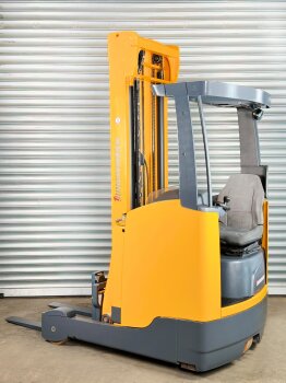 Jungheinrich Schubmaststapler ETV 216