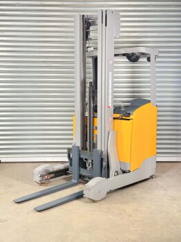 Jungheinrich Schubmaststapler ETV 110